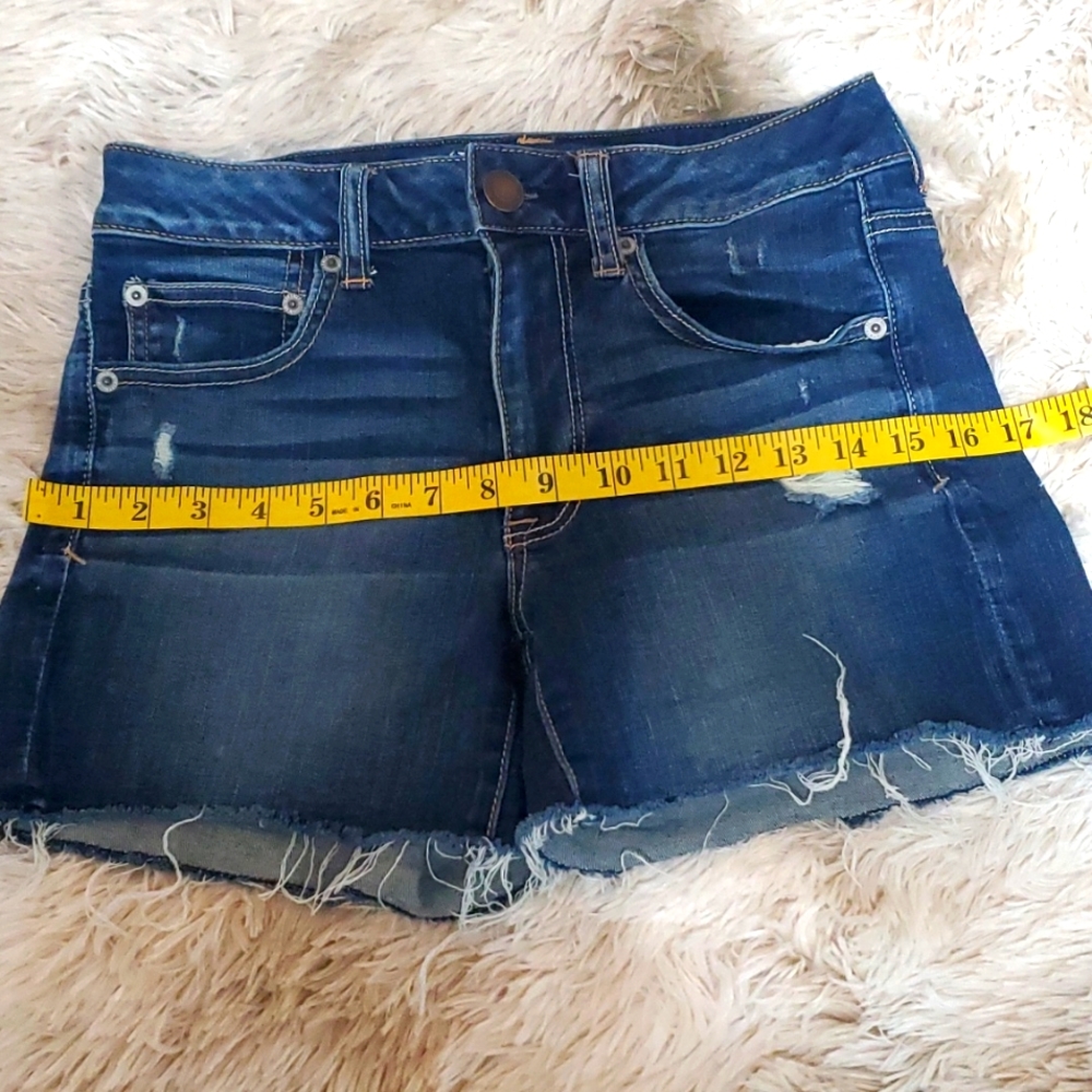 American eagle Outfitters jean short super stretch  size 6 Great conditions